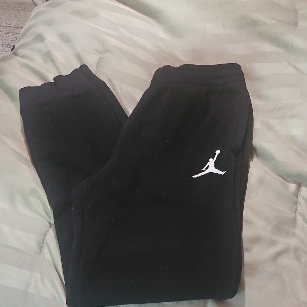 Jordan Black Sweatpants for Everyday Comfort